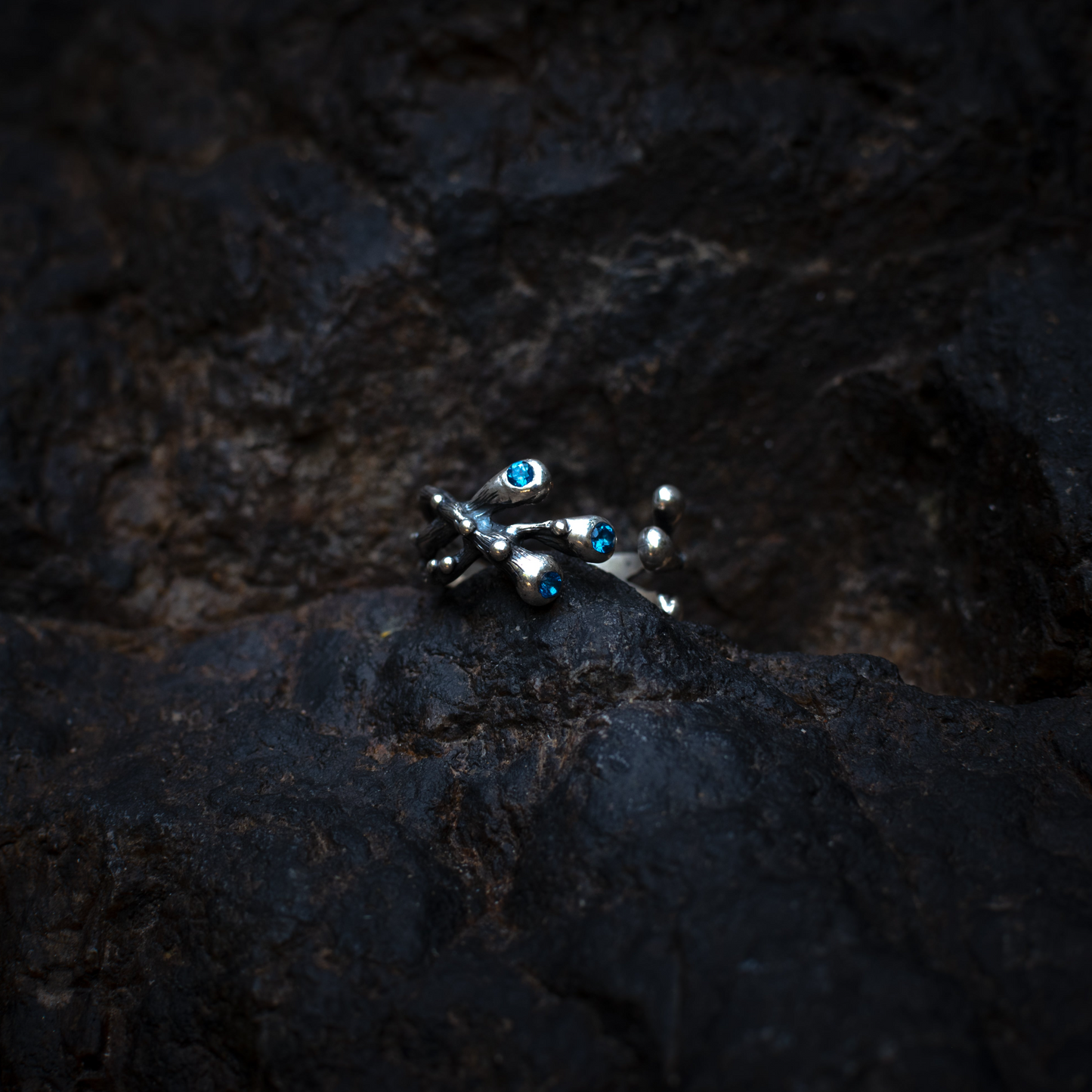 Multi stone ring with Blue Sapphires - Trapped in Dreams