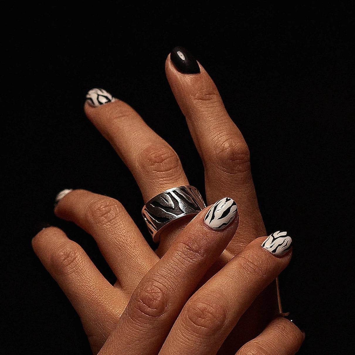 zebra pattern silver ring with leather